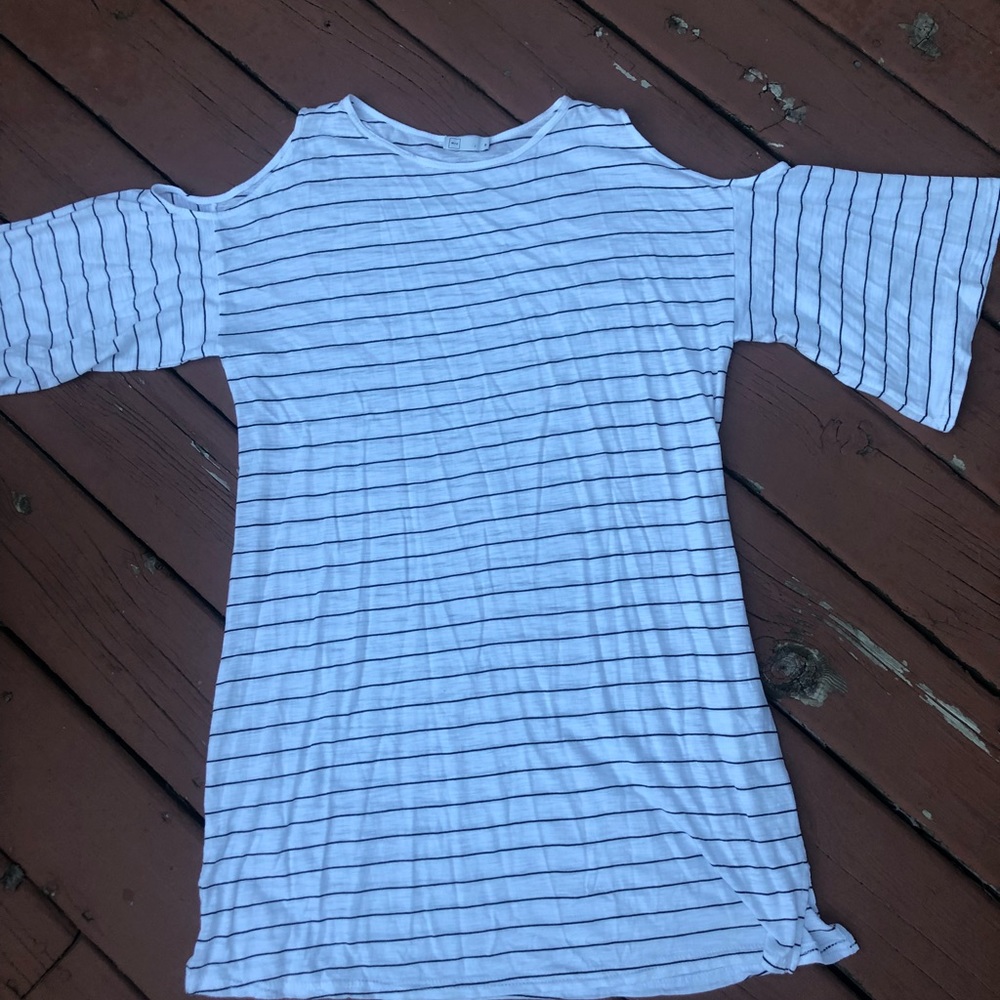 Women’s small open shoulder cotton dress